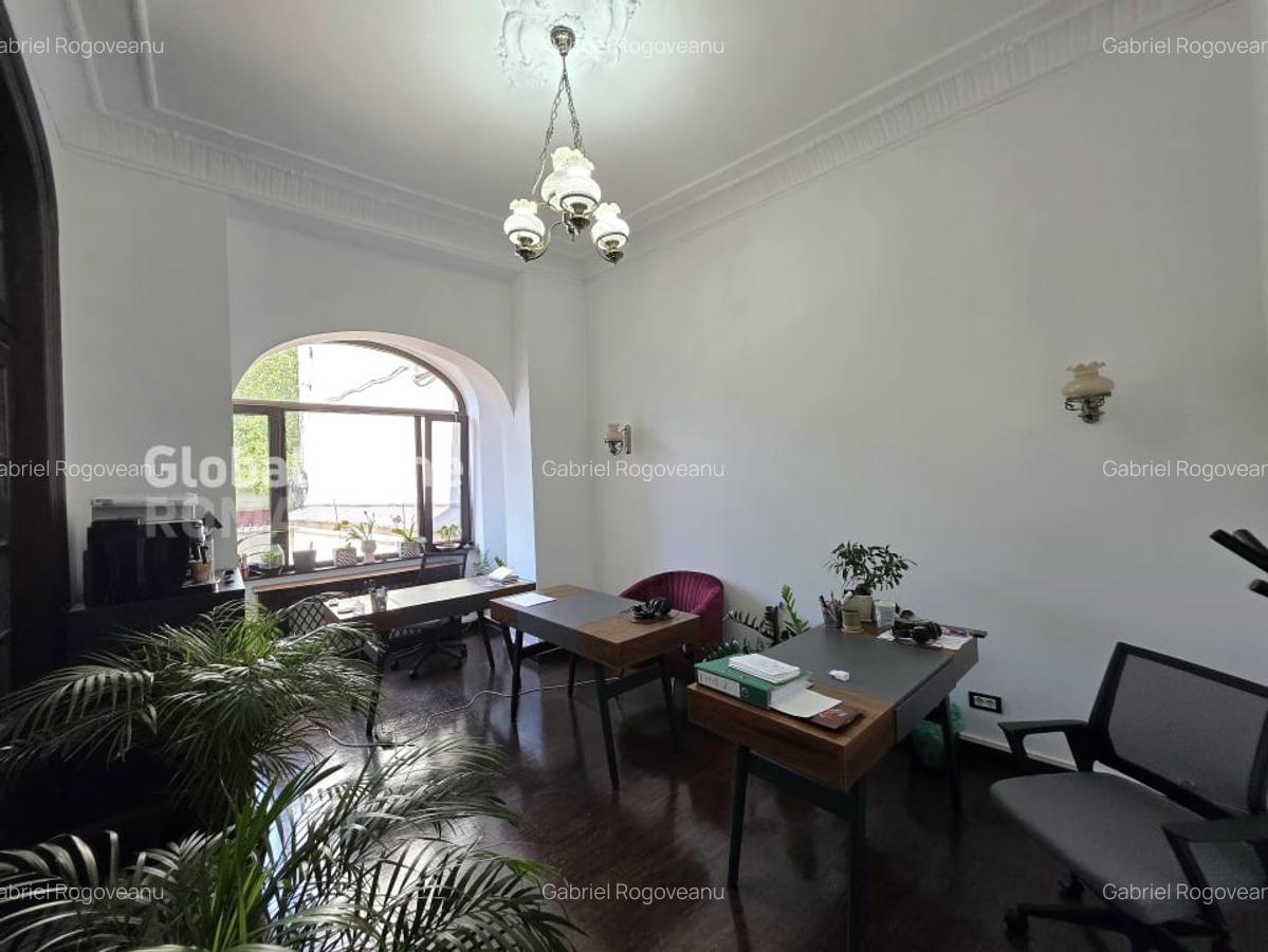 Cismigiu Garden | Office Interbelic Villa - 12 Rooms - 637 Land - 441Sqm Surface - 29