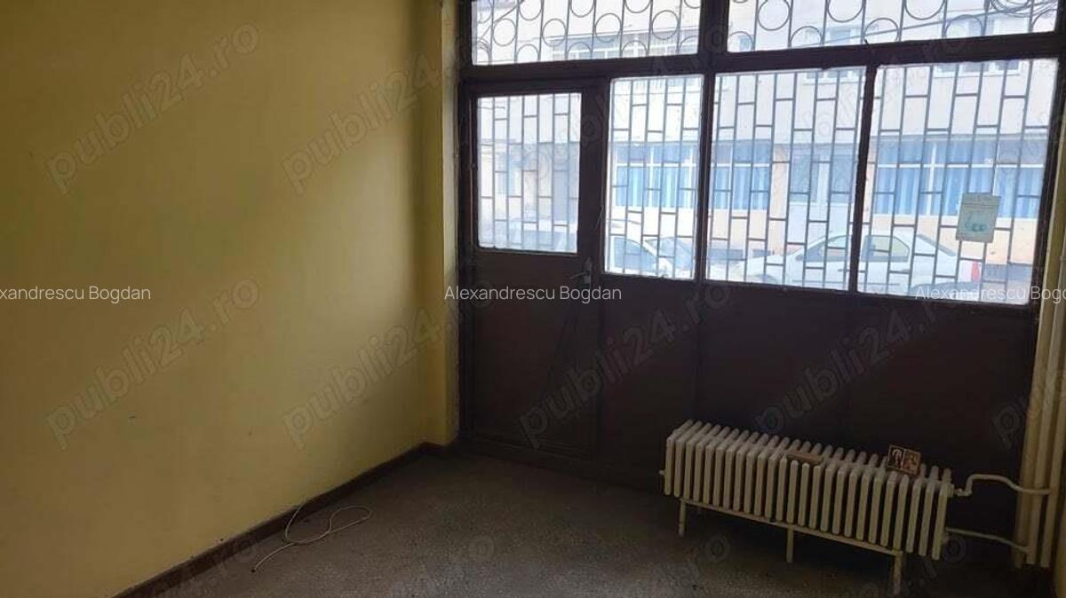 Inchiriez partial spatiu comercial - 7