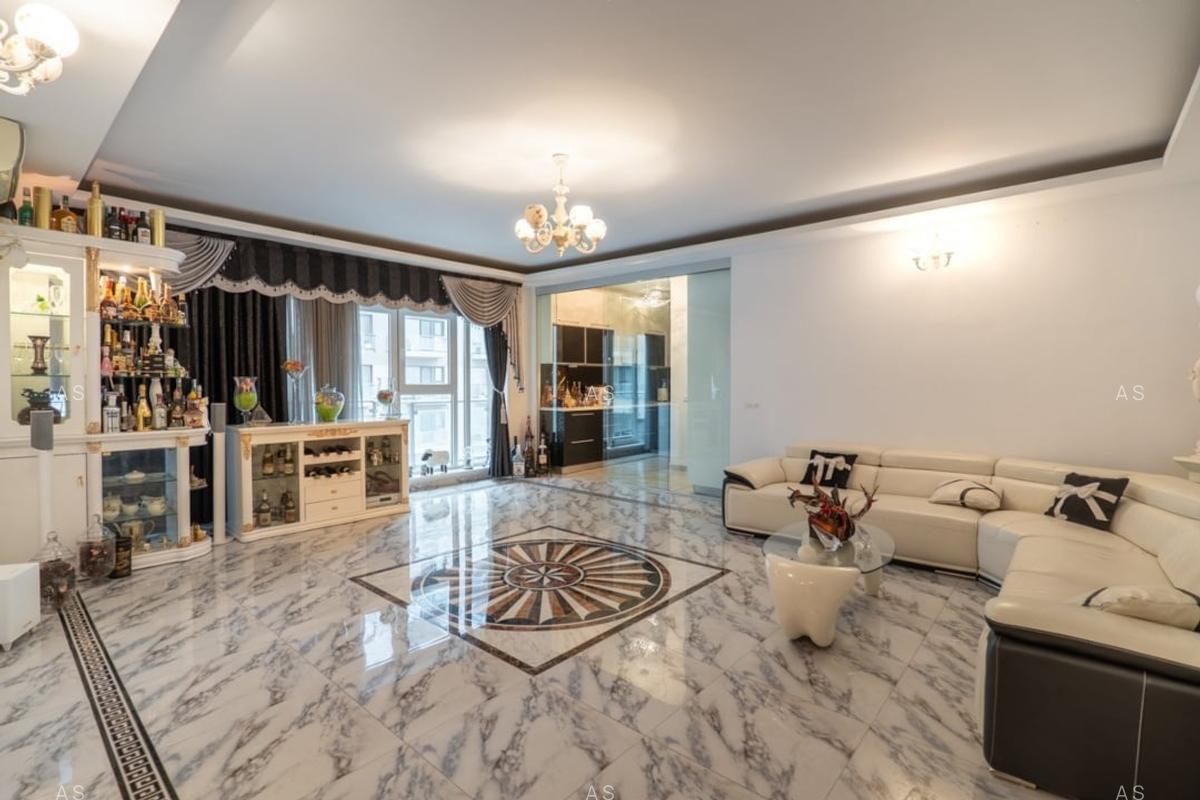 Apartament cu 3 camere semidecomandat, mobilat în Titan - 1