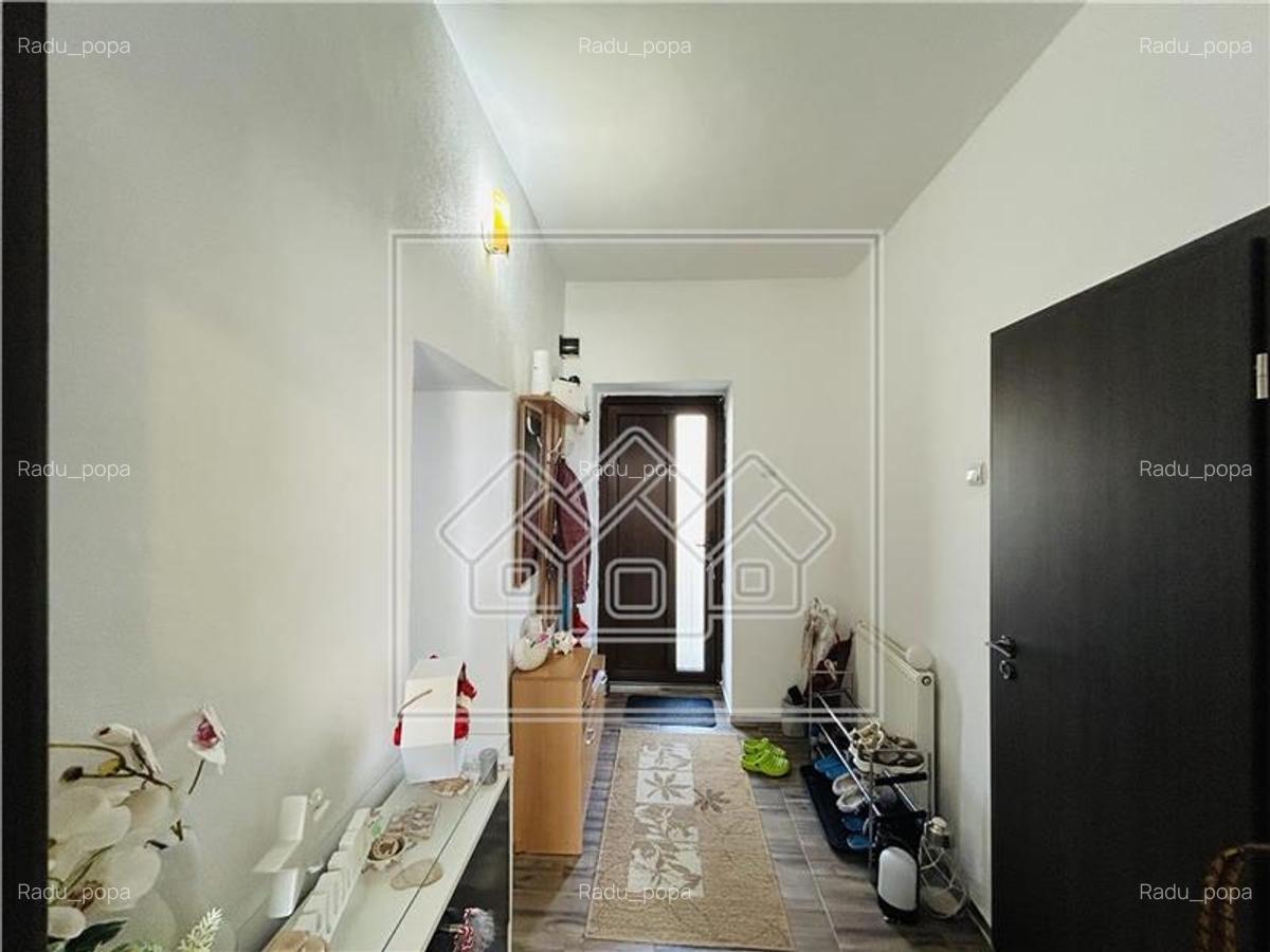 Ap la casa in Cisnadie, 80 mp utili + gradina,  renovat, curte comuna - 10