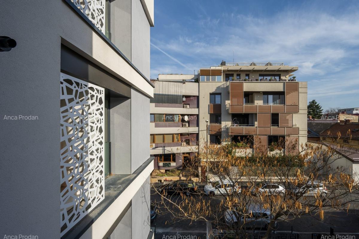 Apartament cu 4 camere semidecomandat în Aviatorilor - 9