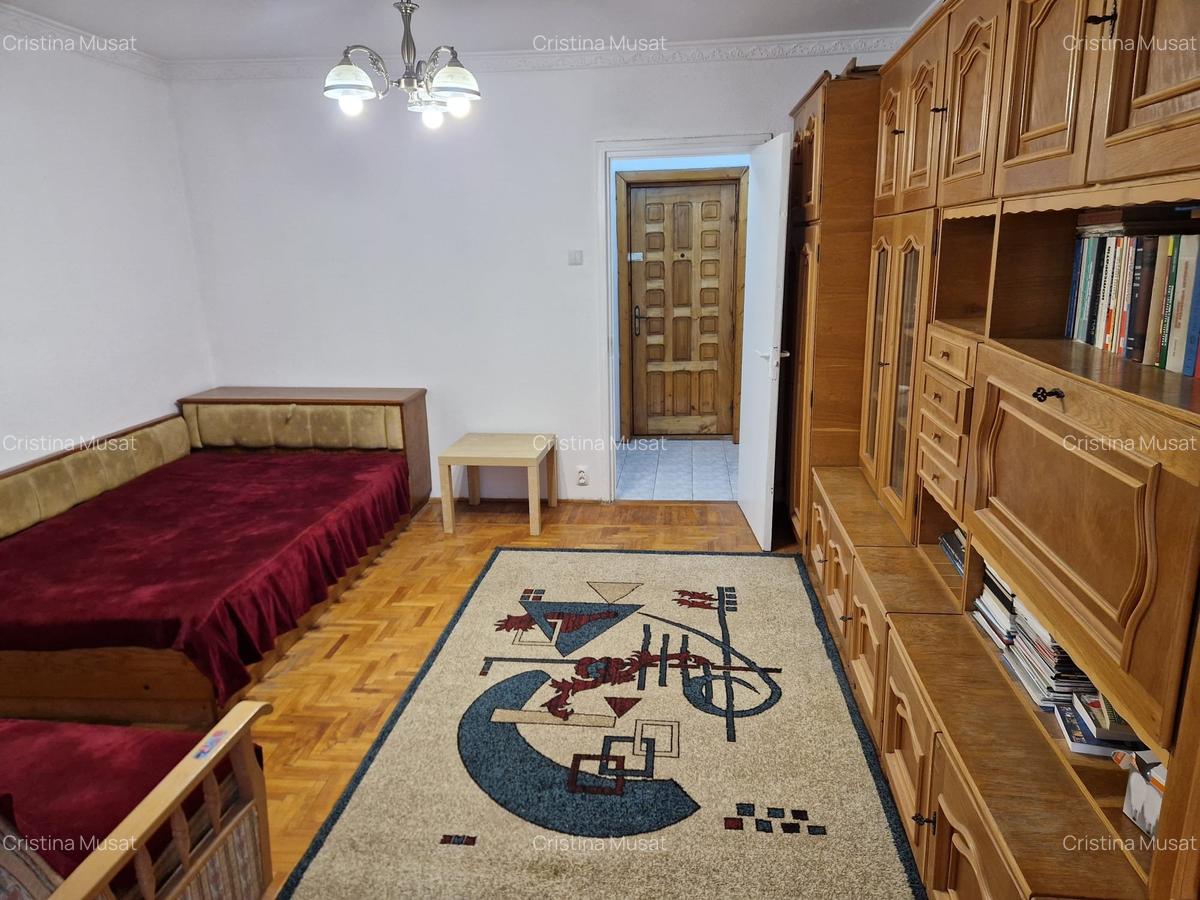 Garsoniera Dristor metrou in fata blocului - 1