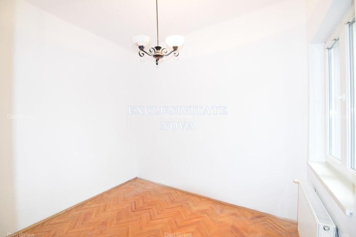 Vila individuala interbelica curte garaj intre Dacia si Stefan cel Mare - 13