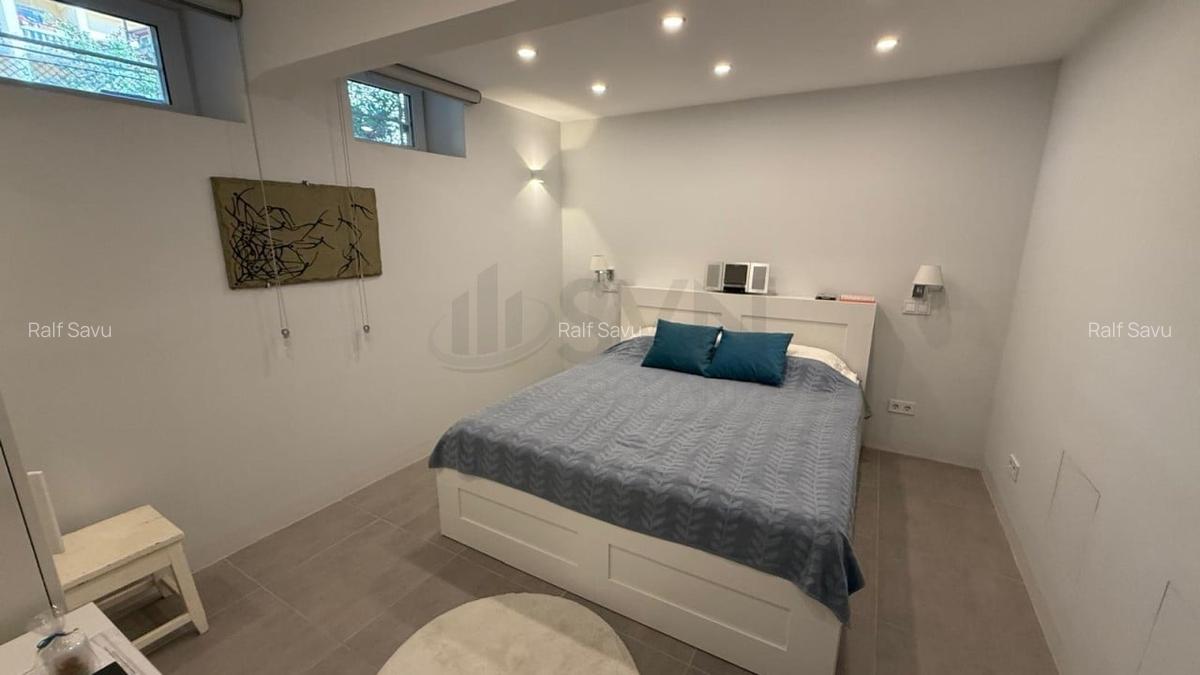 Apartament cu 3 camere circular în Universitate - 1