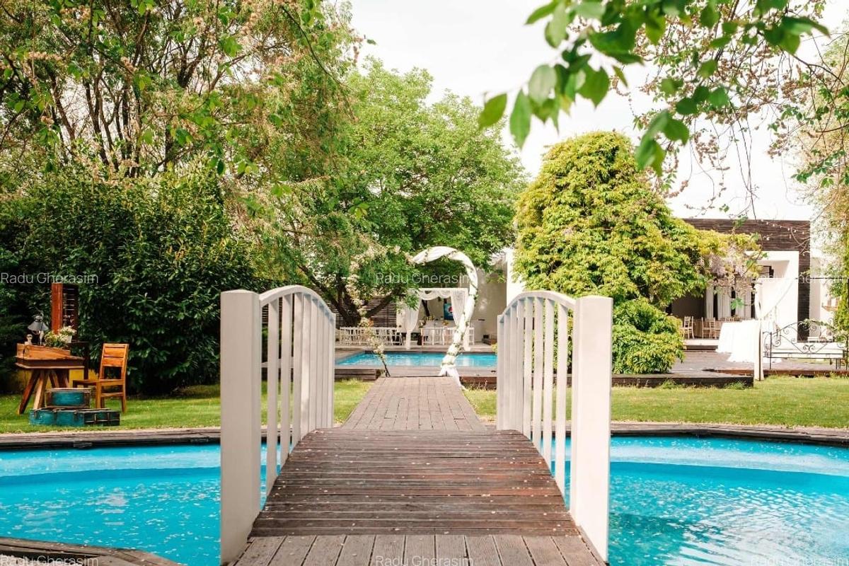 Casa la curte, gradina spectaculoasa, piscina,  400mp construiti /4500mp- curte - 16