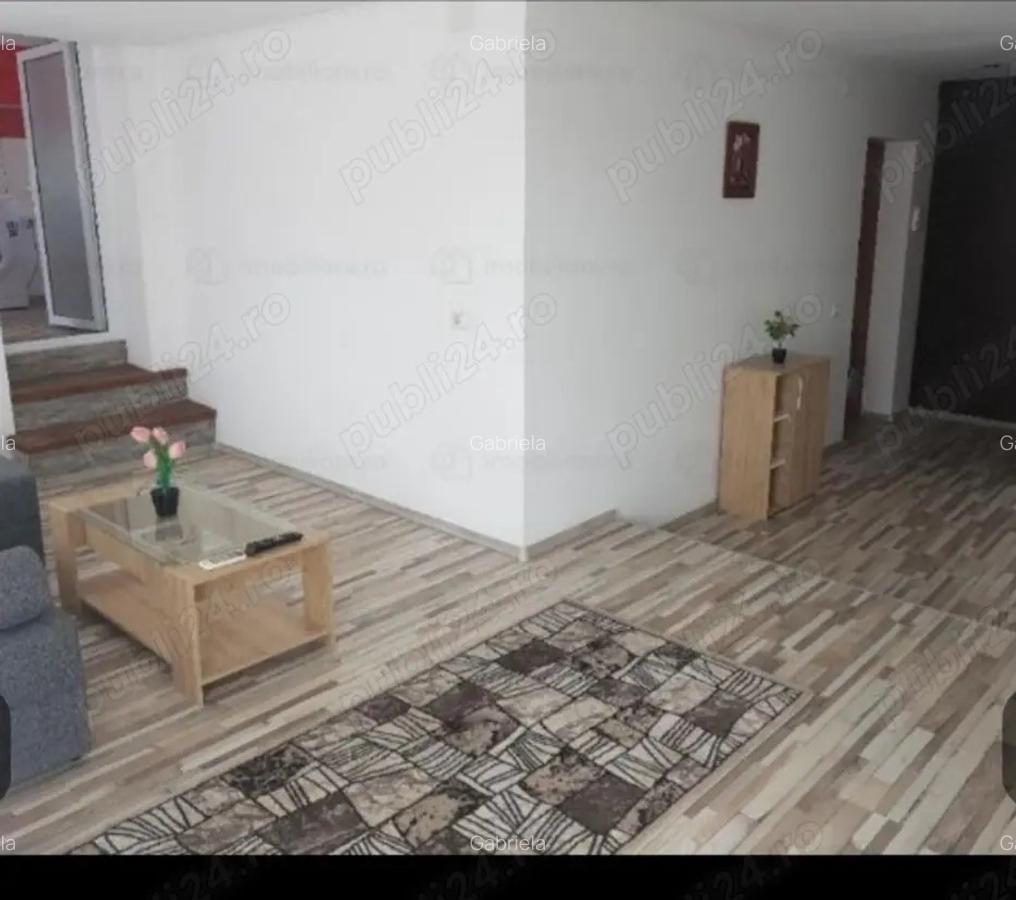 Inchiriez ap 2 cam. ultracentral, mobilat, loc parcare, 480 eur luna. - 12