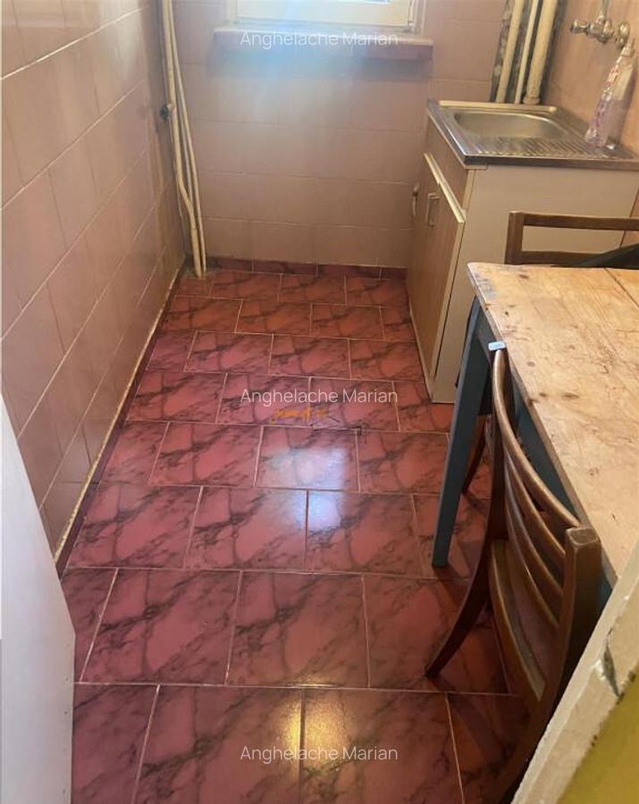 Apareament 4 camere , zona cartier Sud , et 1/4 , 60 mp , li - 4 Apareament 4 camere , zona cartier Sud , et 1/4 , 60 mp , li - 4