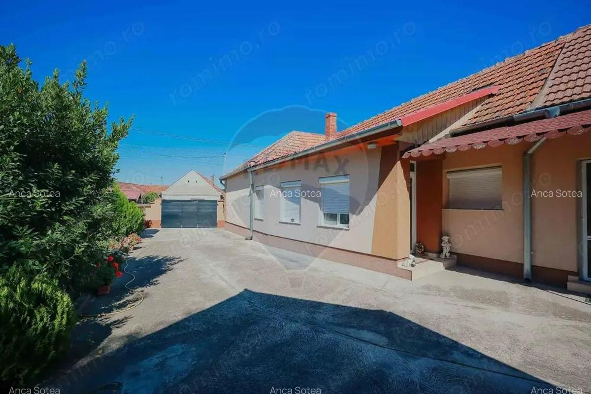 Casa ?i teren de 1397 mp de vanzare in Ineu, la 18 km de Oradea - 2