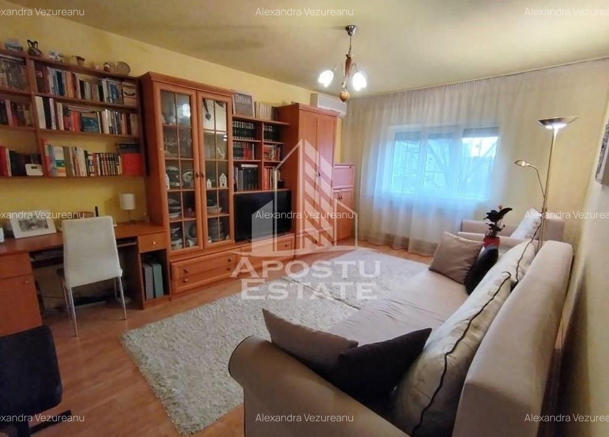 Apartament cu 2 camere, decomandat, mobilat si utilat, zona Soarelui - 1