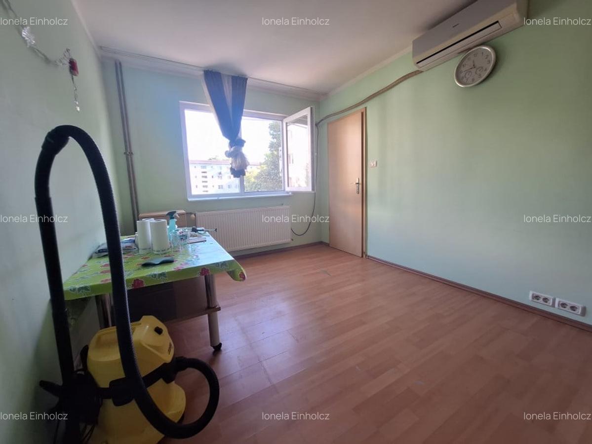 Apartament compact, 2 camere, semidecomandat, etaj 2 - Sagului - 2
