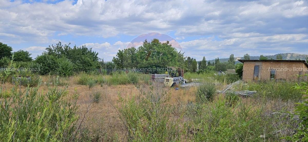 Teren Construcții intravilan de 636 mp, în Luna - 6