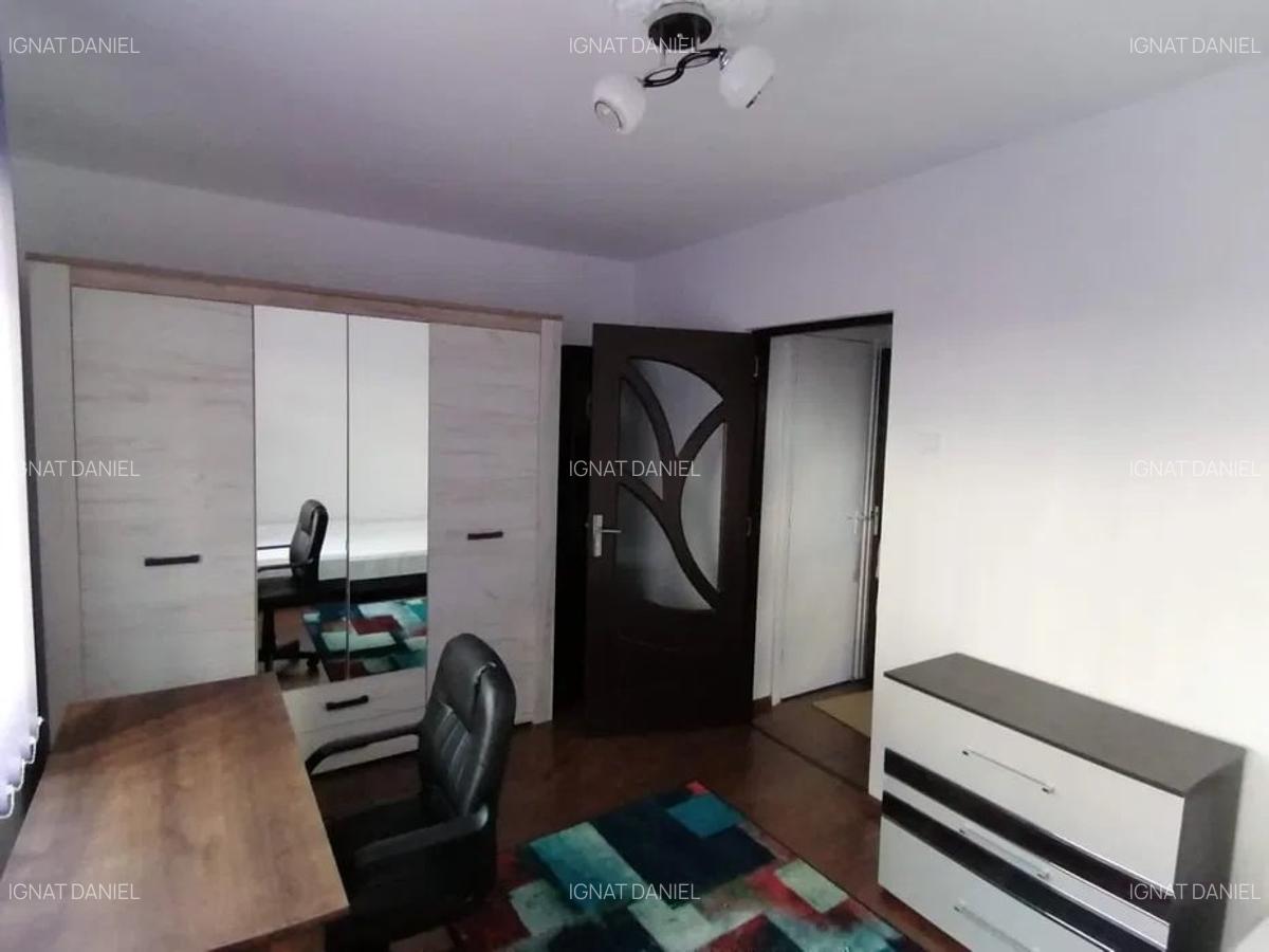 Apartament cu 2 camere, etajul 3/4,  zona Podu Ros - 2