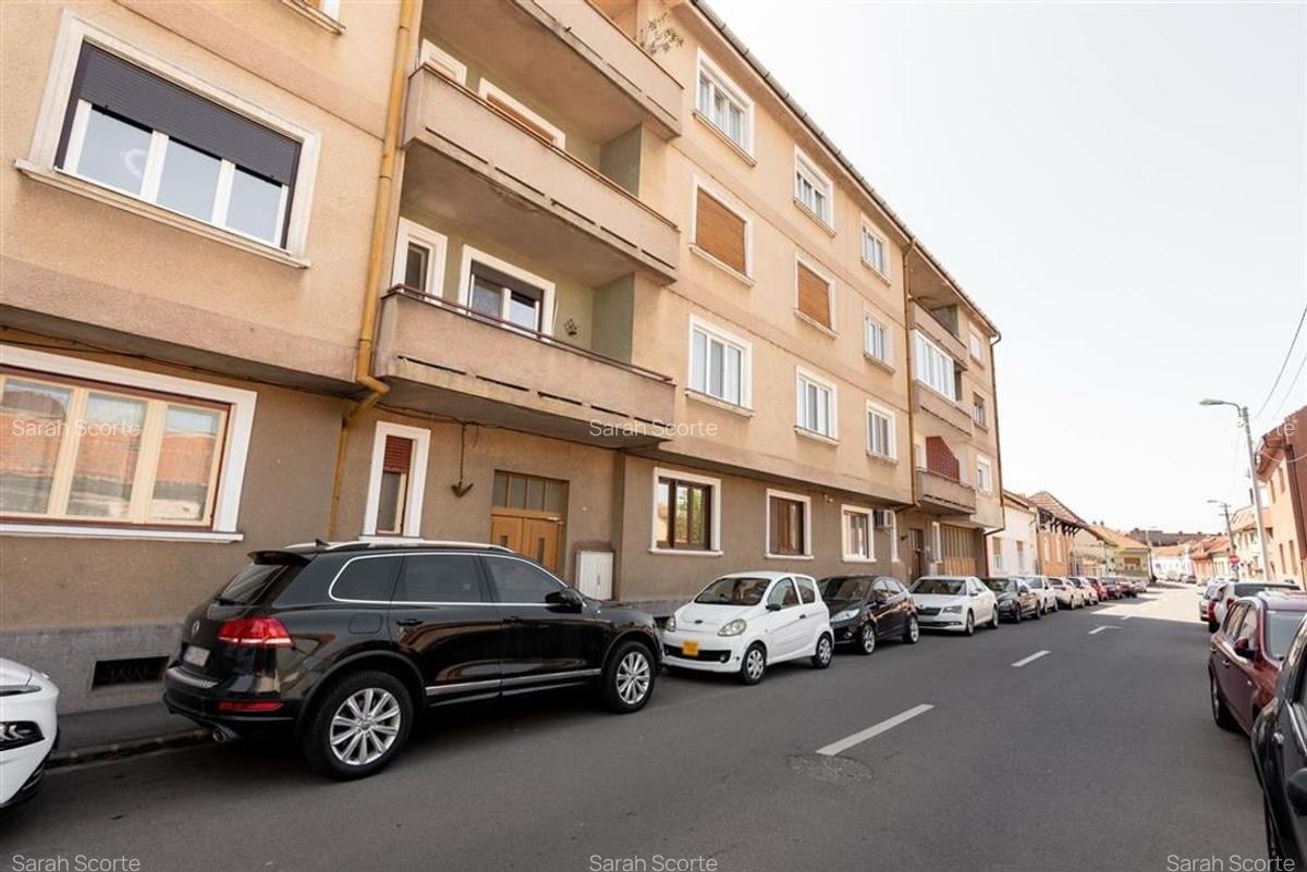 Apartament cu 3 camere decomandat în Central - 19