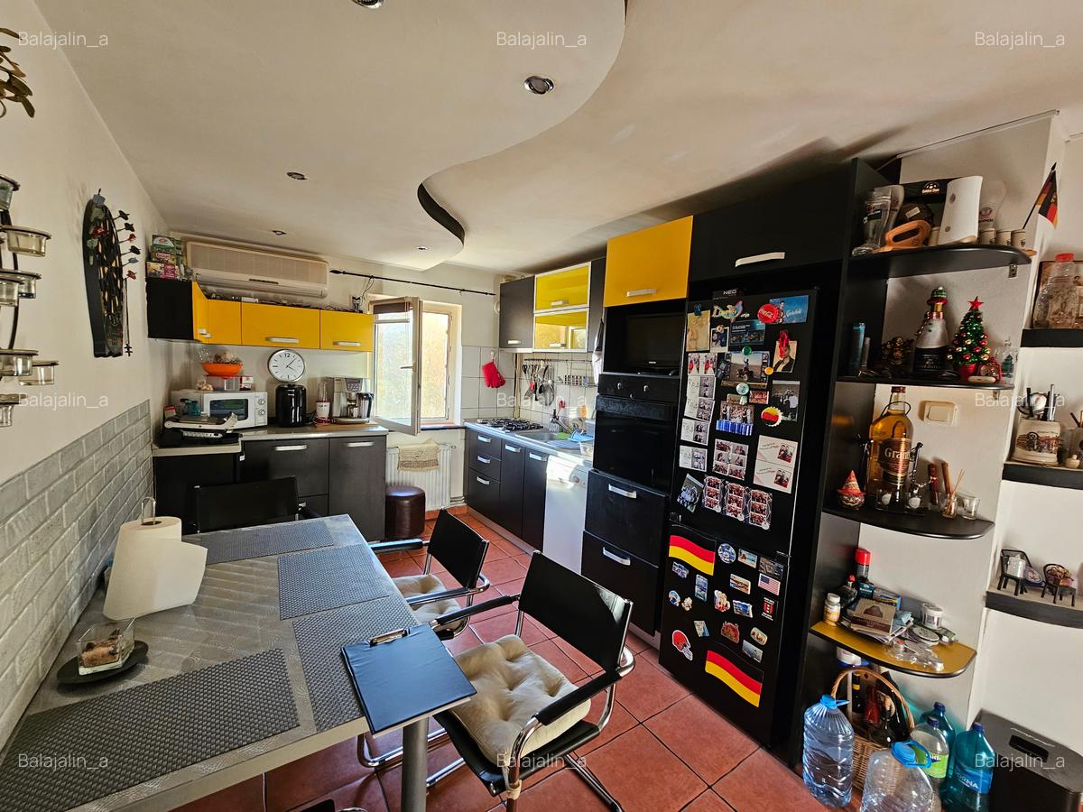 Apartament 4 camere, 2 băi, 2 balcoane, et. 2/4, Timișoara, Calea Torontalului - 17