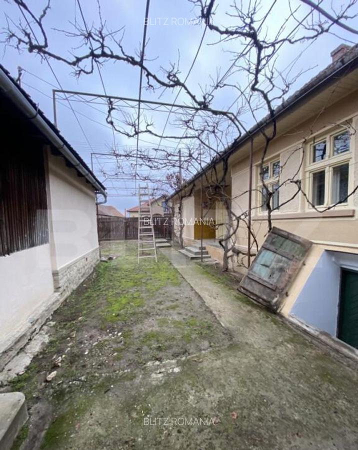 Casa cu anexe ?i 40 ari de gradina - 4