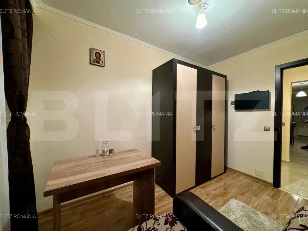 Apartament de vanzare, 3 camere, 55.32 mp - zona Decebal - 8