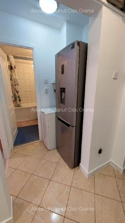 Garsoniera Mihai Bravu luminoasa vedere stradala - 7