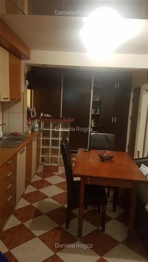 Apartament cu 4 camere decomandat în Fizicienilor - 1