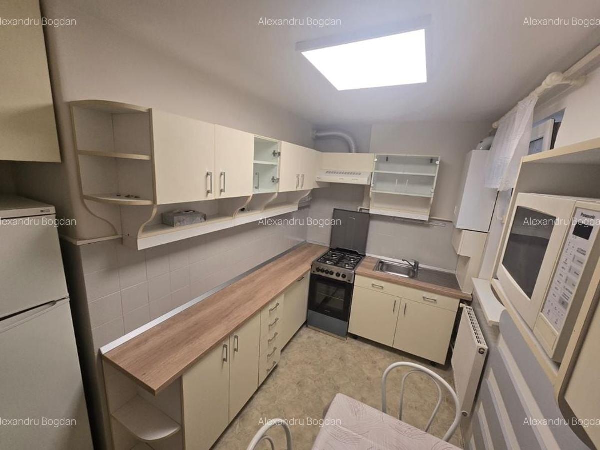 Apartament 3 camere,bloc izolat termic,70 mp, et 1 - 8