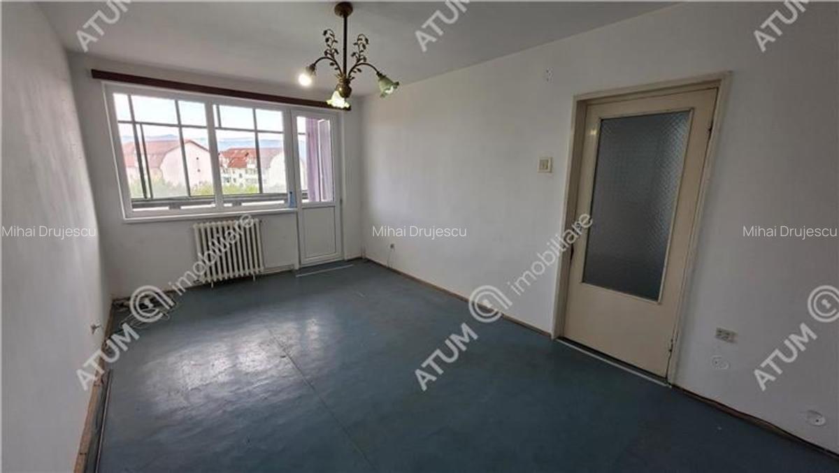 Apartament cu 3 camere decomandate si balcon in zona Rahovei in Sibiu - 2