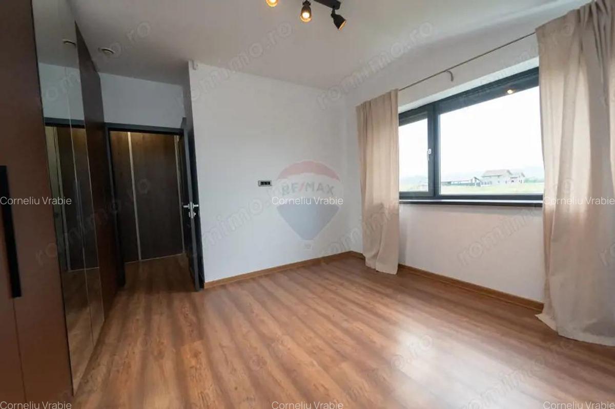 Casa tip duplex de vanzare in Cristian 4 camere - 10