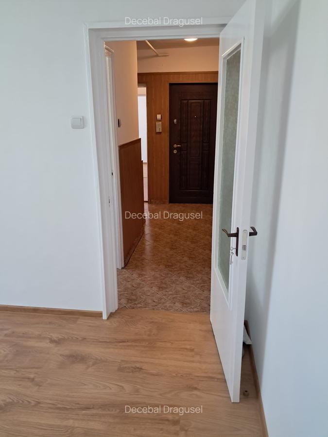 Apartament cu 3 camere decomandat în Griviței - 9