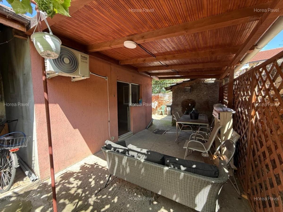 Casa cu o camere si bucatarie mare in curte comuna,  45mp utili, in zona Traian - 7