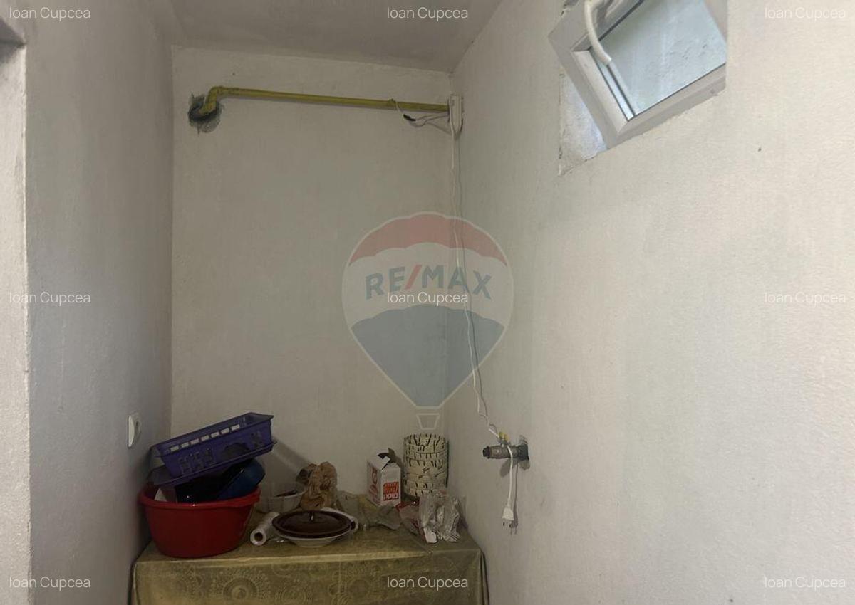 Casa cu 2 camere ?i 2 ari de teren de vanzare in zona... - 15