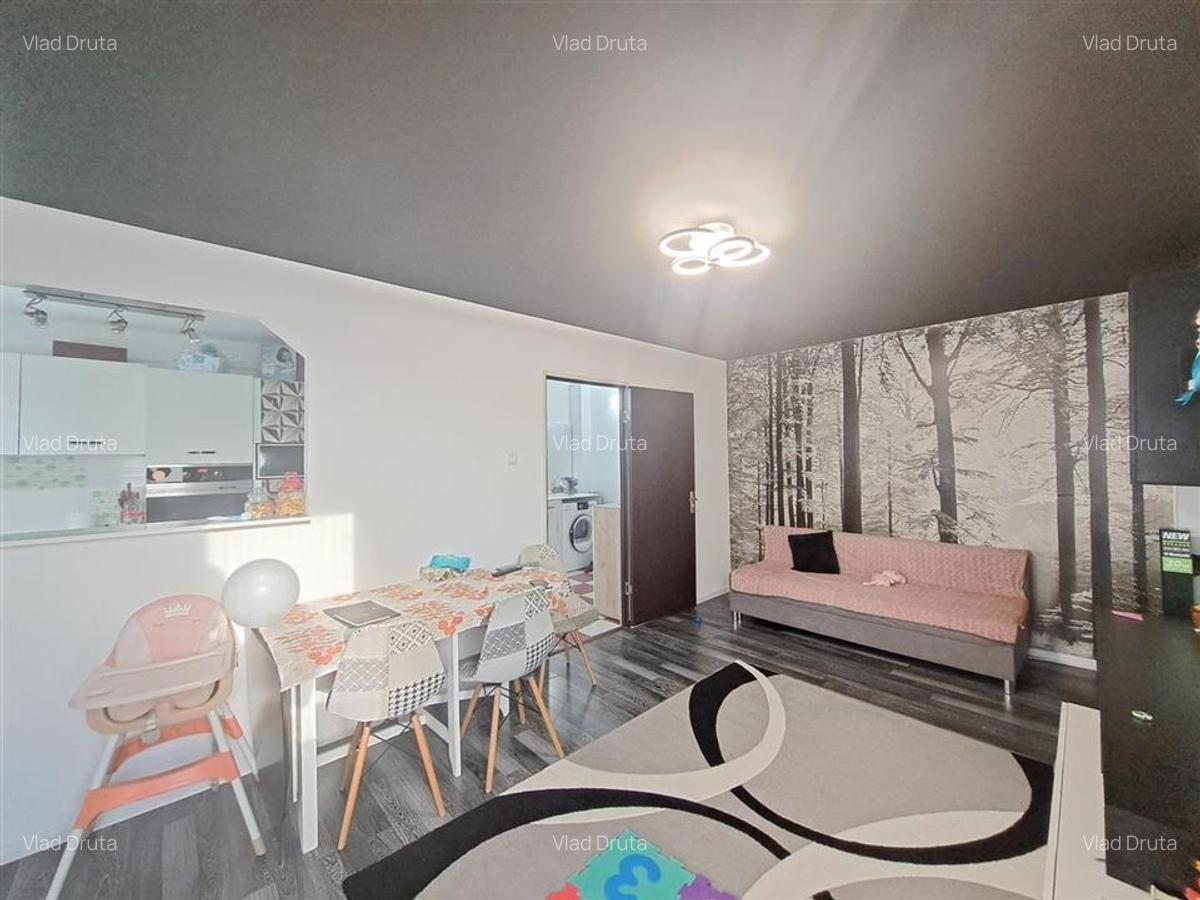 Apartament cu 3 camere decomandat în Central - 2