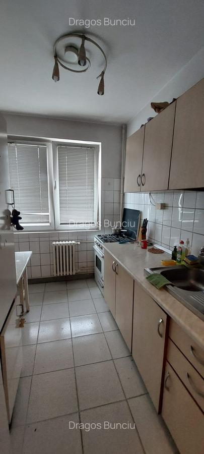 Apartament cu 3 camere semidecomandat, mobilat în 1 Mai - 7