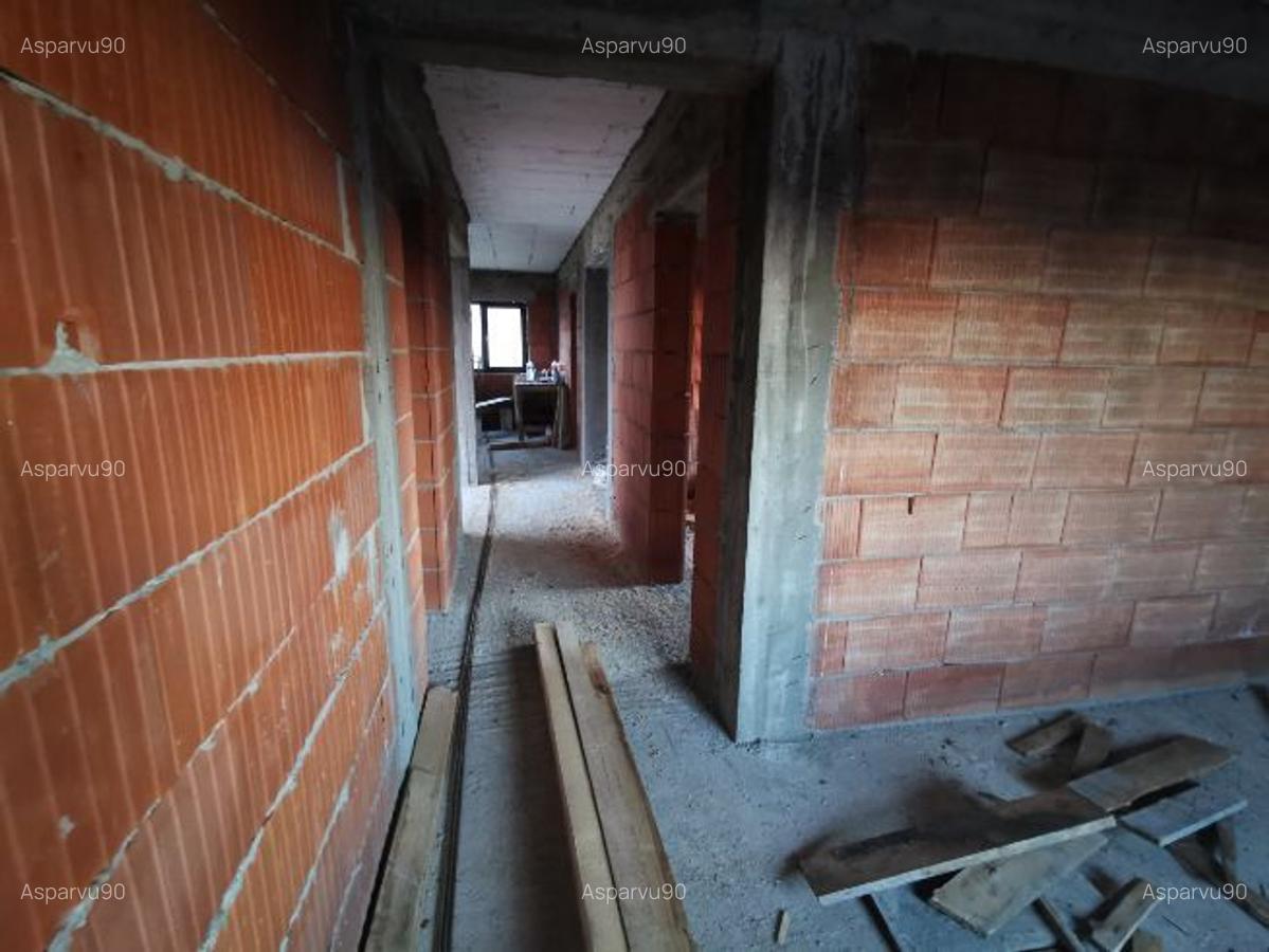 Casa la rosu in zona BERCENI acte si curent finalizate - 8