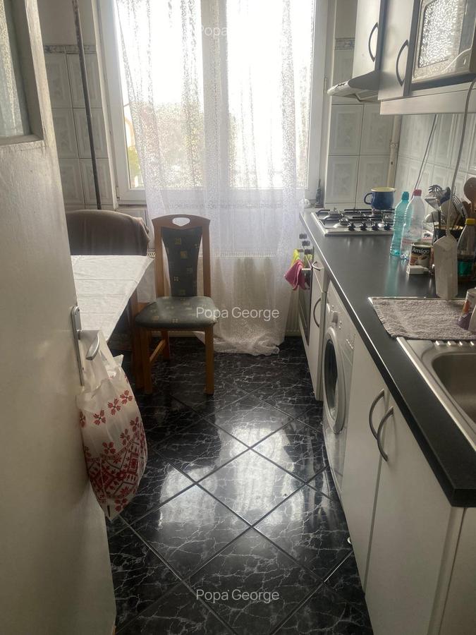 Apartament cu 3 camere semidecomandat în Grivița - 2