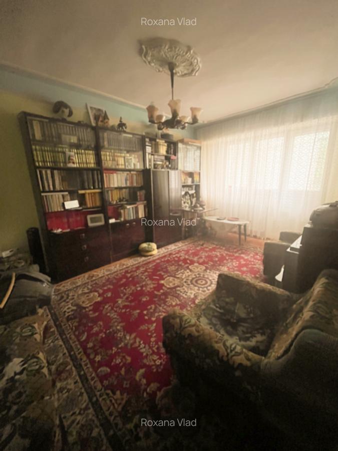 Apartament trei camere - Zona Școala nr. 10 - etaj 2 - 3