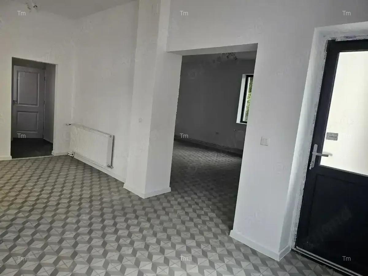 Proprietar , inchiriez casa 75m pe str. Infra?irii nr 12 , 700 euro luna - 6