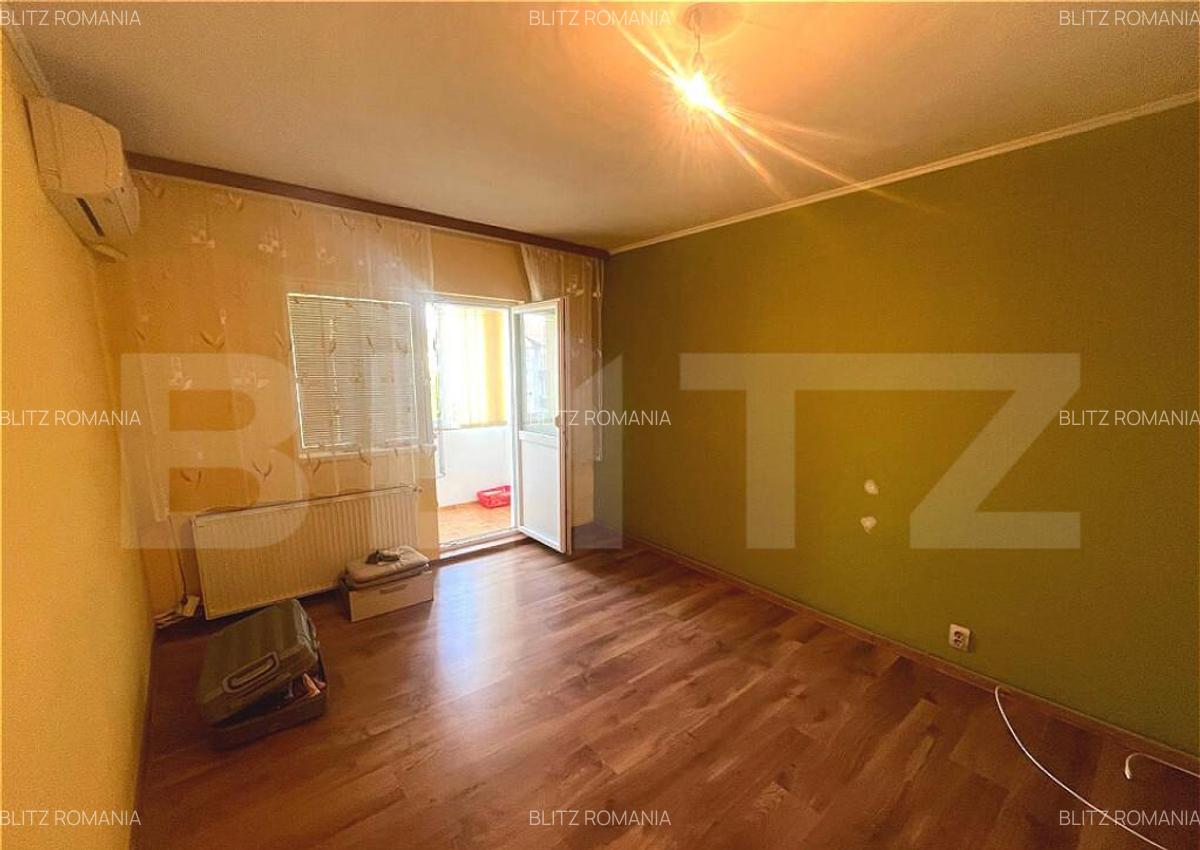 Apartament cu 3 camere, decomandat, zona Lipovei - 1