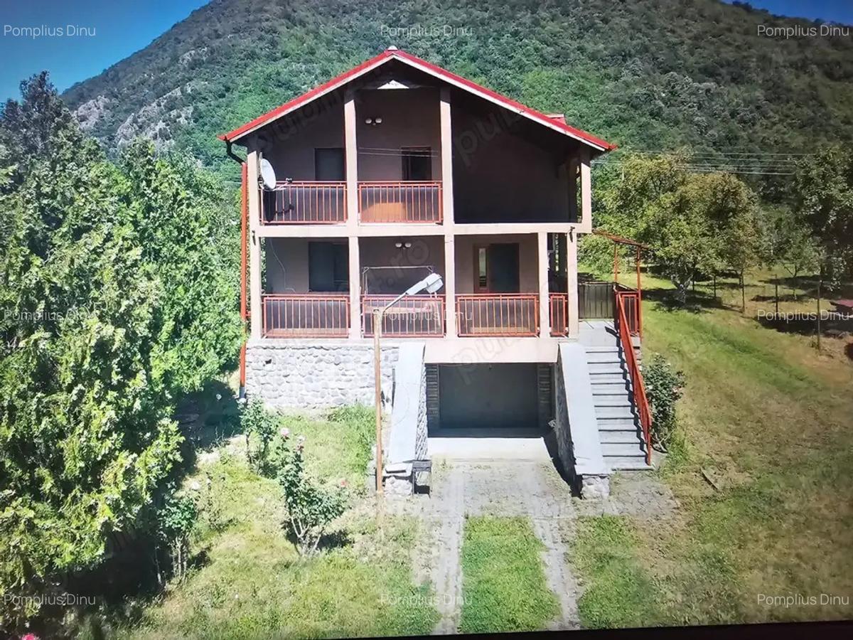 Vand casa vacanta la munte zona Herculane 165 000 - 1