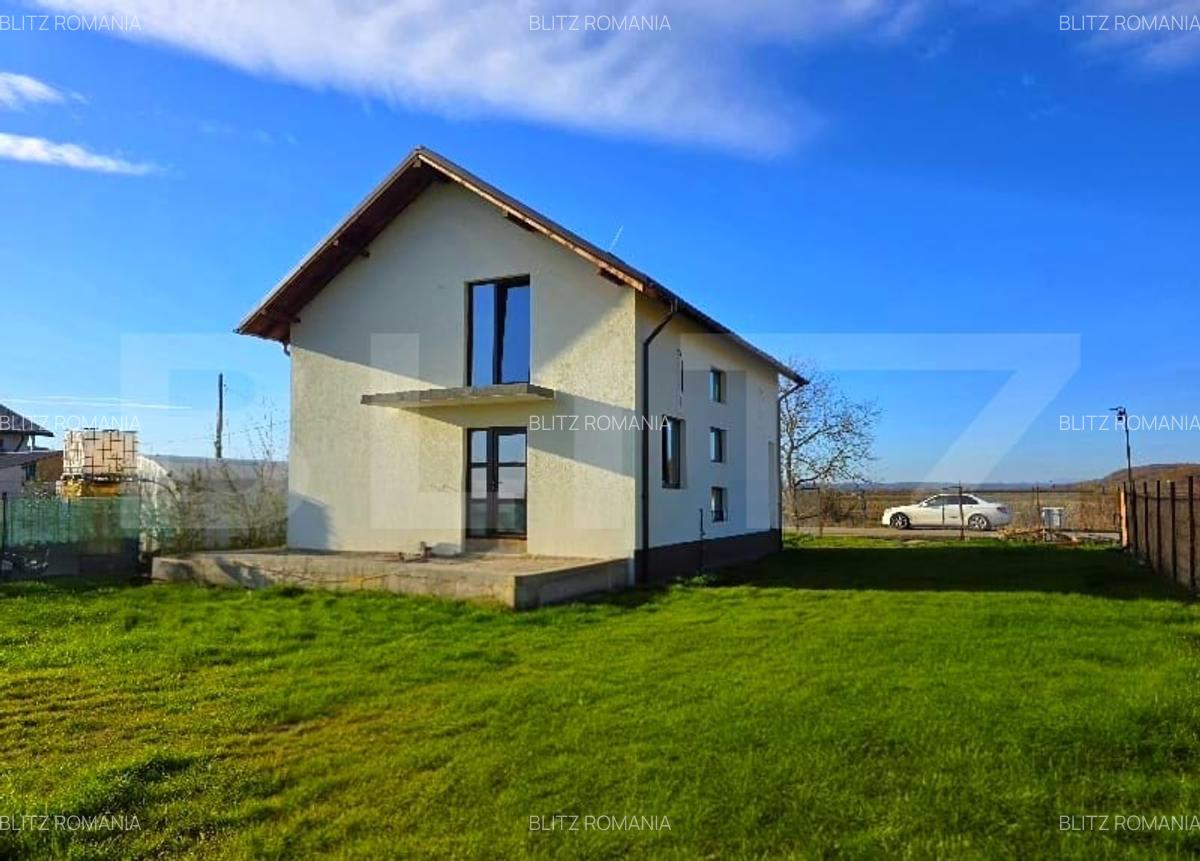Casa moderna, construita in 2025, cu terasa si priveliste – la 6 km de Targovist - 1