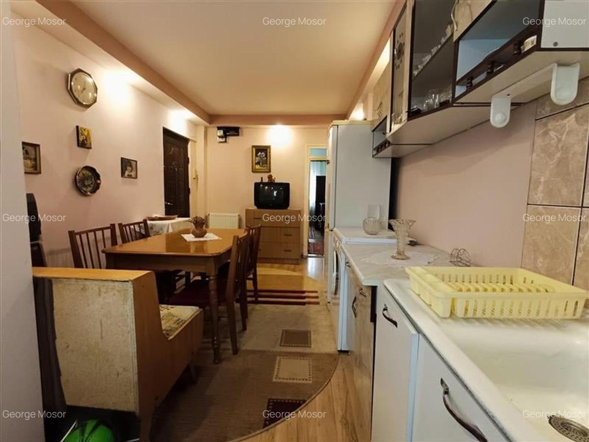 Apartament decomandat,zona de interes, potential ridicat,Calea Bucuresti,Astra,B - 12