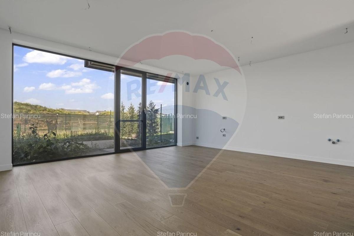 Vila superba de vanzare cu 5 camere in Tunari - Amber Forest - 2