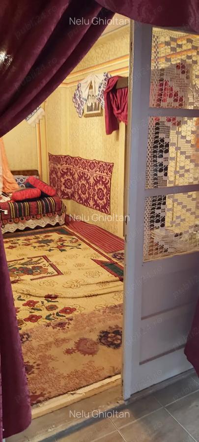 Vand casa la sat - 1