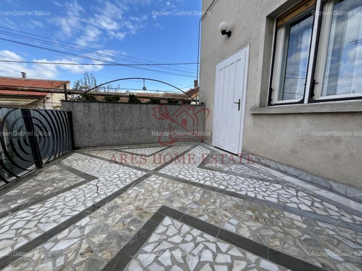 Vilă spațioasă 6 camere în centrul Lugoj – teren 471 mp, garaj - 22