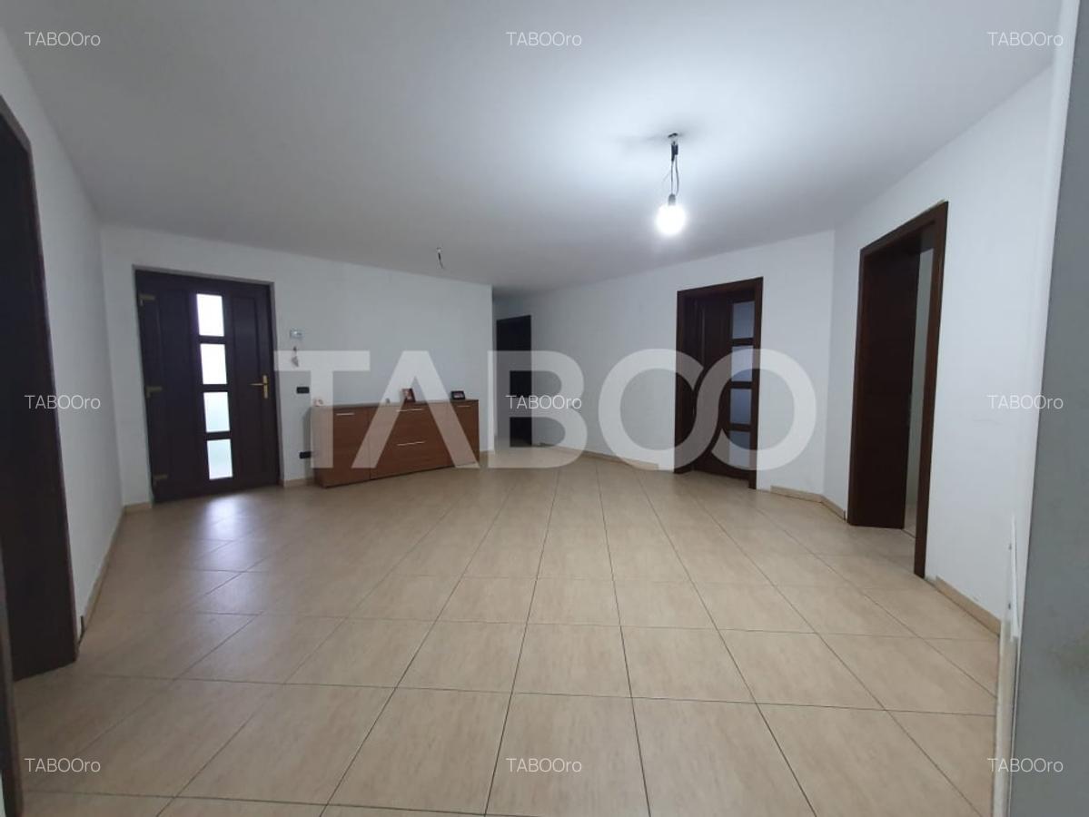 Casa 5 camere 197mp utili situata la 27km de Fagaras si 65km de Brasov - 8