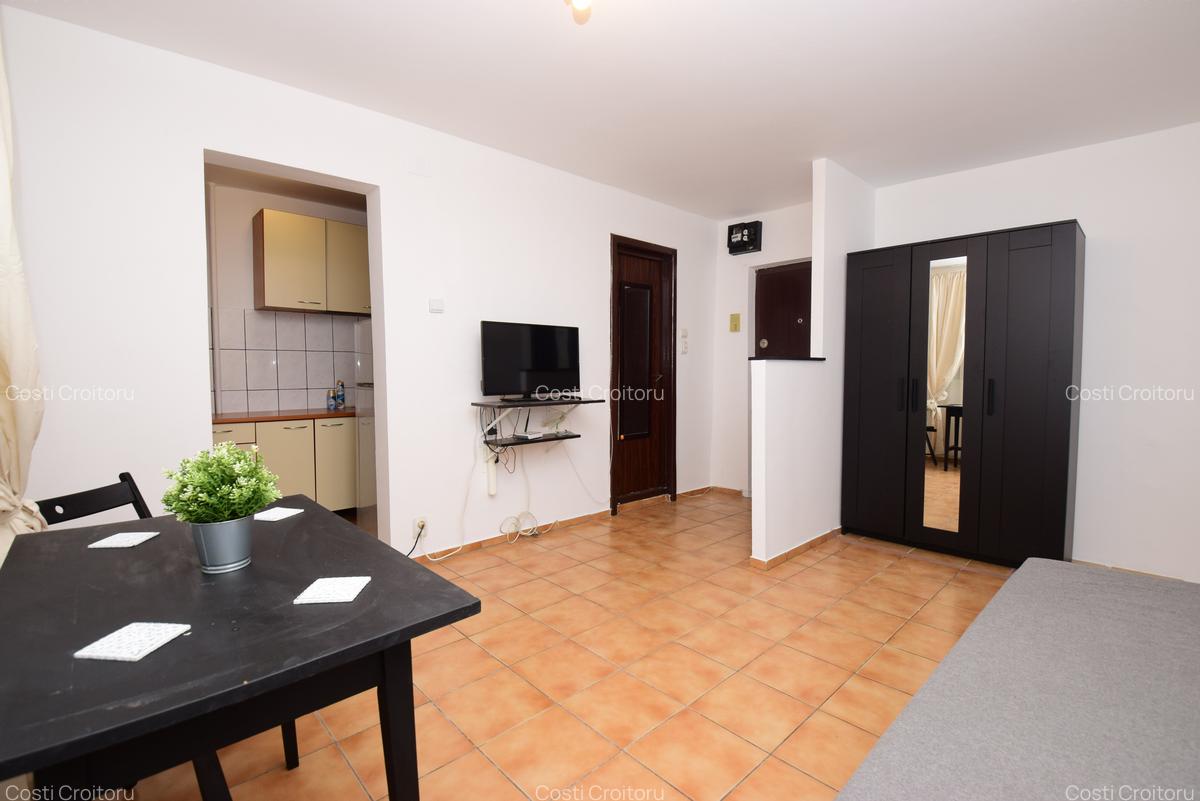 Garsonieră mobilată, Iacob Felix - Piața Victoriei - 5