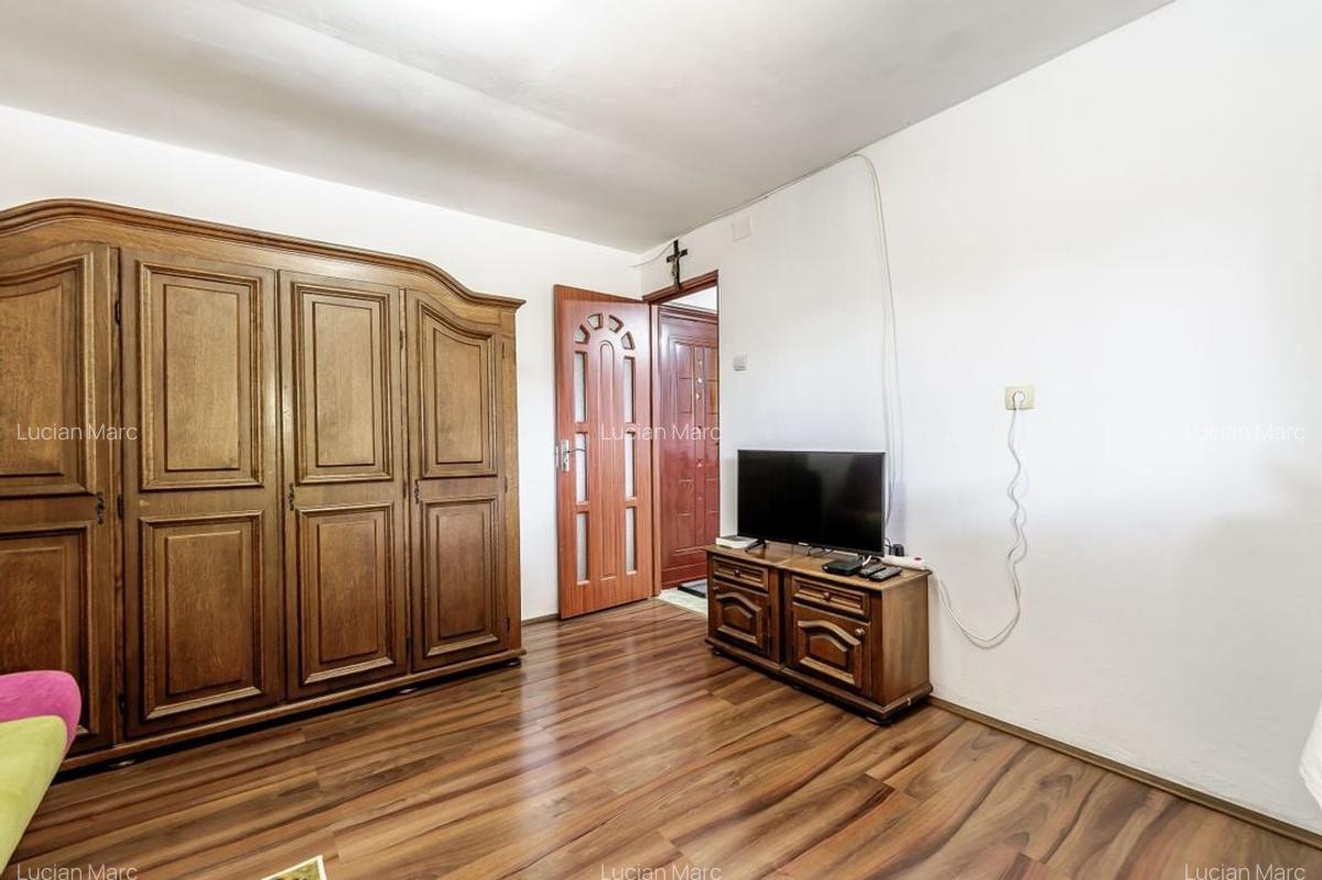 Casă cu teren generos și priveliște panoramică - Lipova - 5