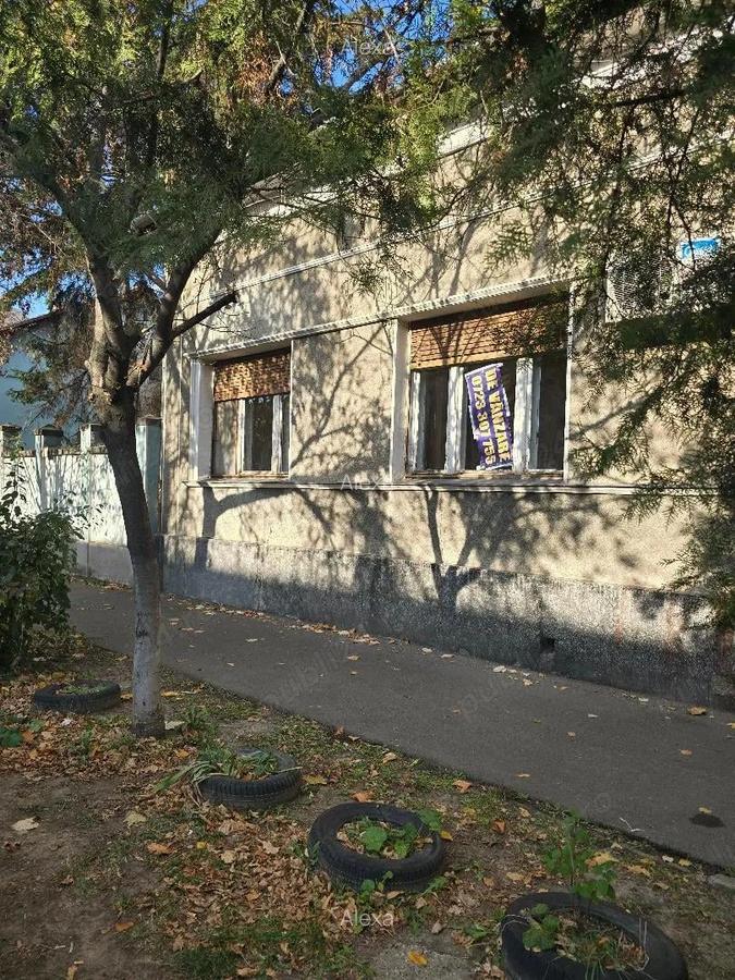 Vand casa ultrac Zona mag Crisul, SC 200 mp, teren 242mp,front stradal mare ,intrare auto, inc oras - 4