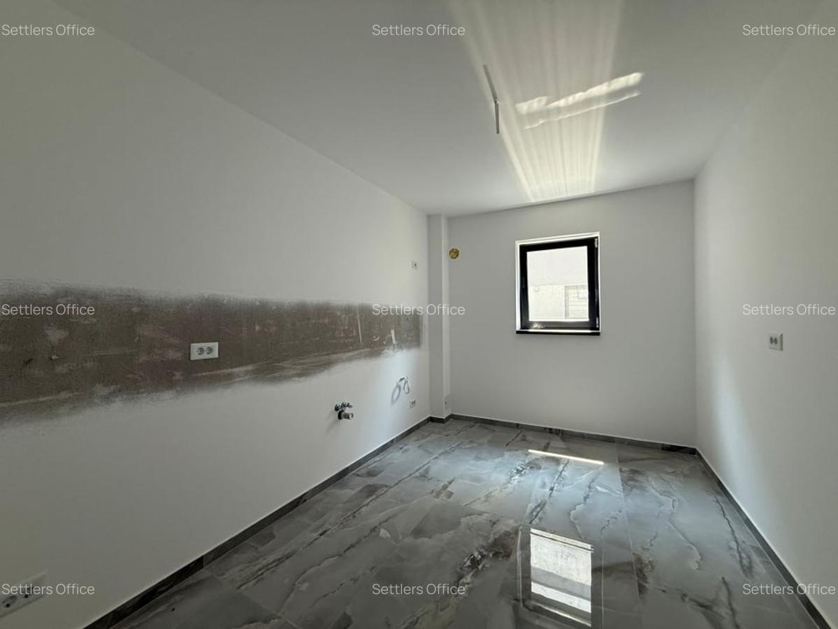 Apartament cu 2 camere semidecomandat în Tractorul - 3
