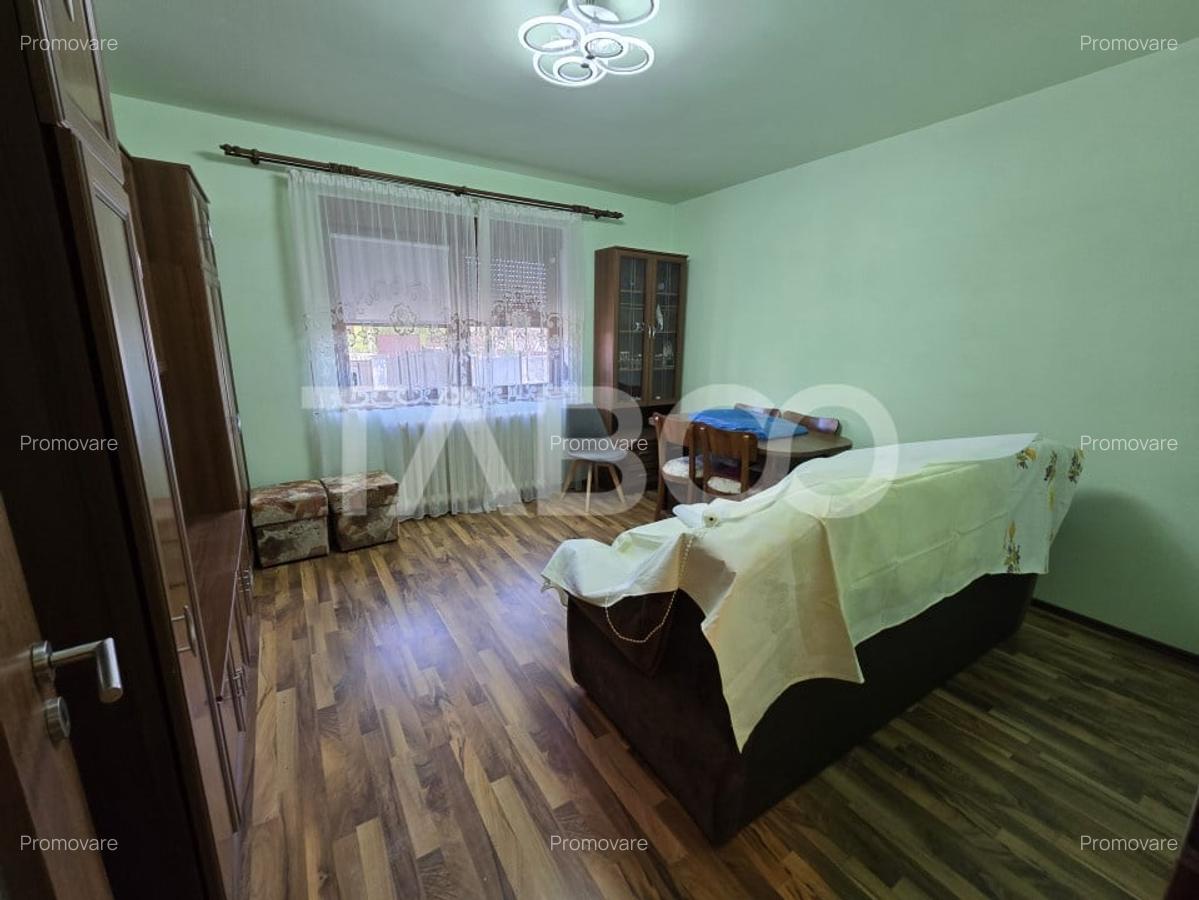 Casa individuala de vanzare 4 camere si curte 1310 mp Gusterita - 10