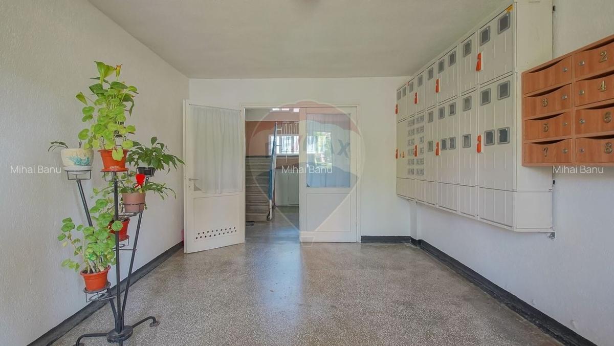 Garsoniera luminoasa,decomandata, bloc de apartamente, strada Soarelui - 9