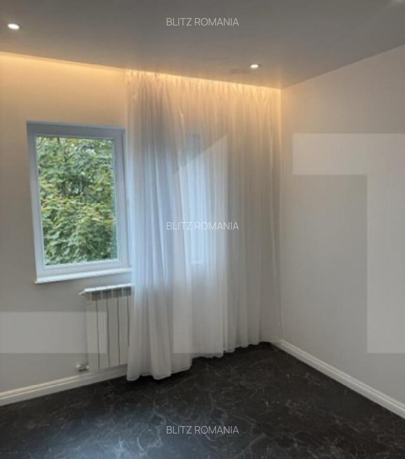 Apartament cu 3 camere, decomandat, 72 mp, zona Pia?a Mare - 13
