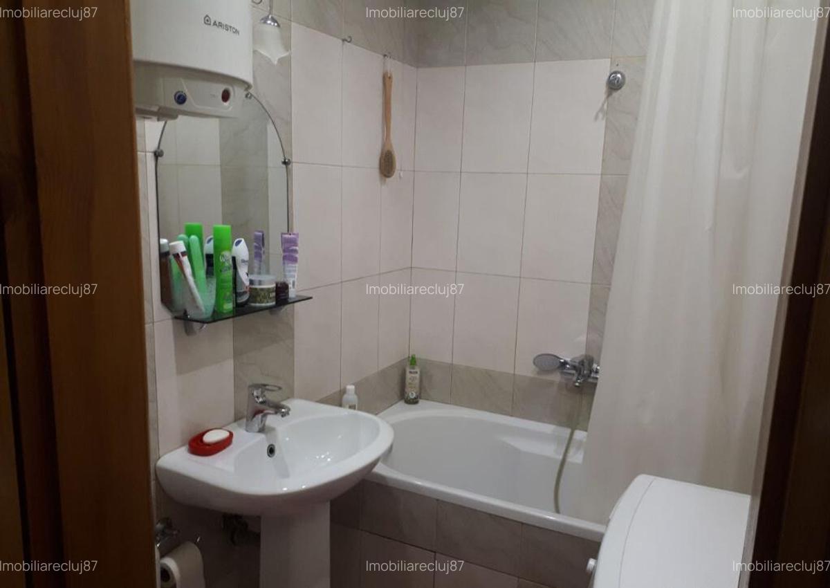 Inchiriez garsoniera in zona Marasti - 1